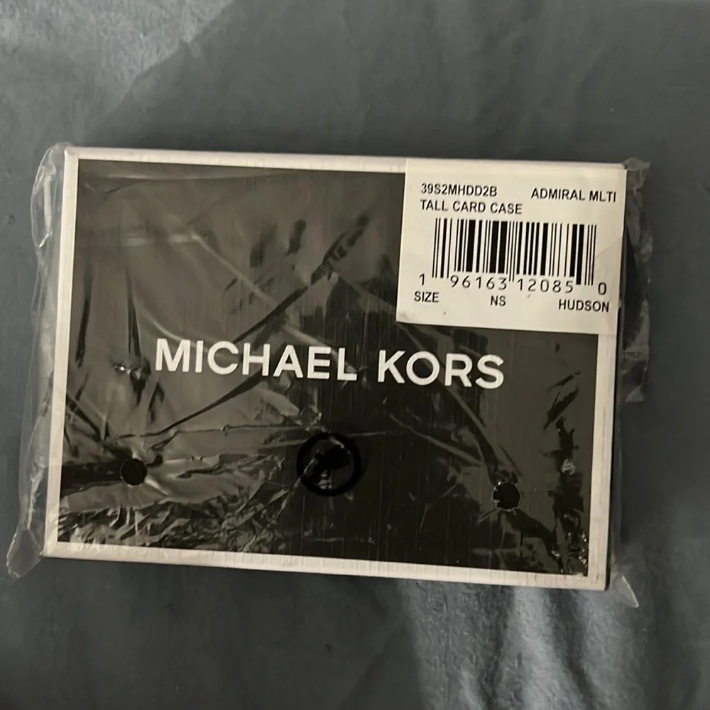 Michael Kors - Picture 8 of 8